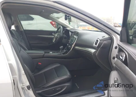 2018 Nissan Maxima 3.5 Sv z USA, uszkodzony, nr VIN 1N4AA6APXJC386285